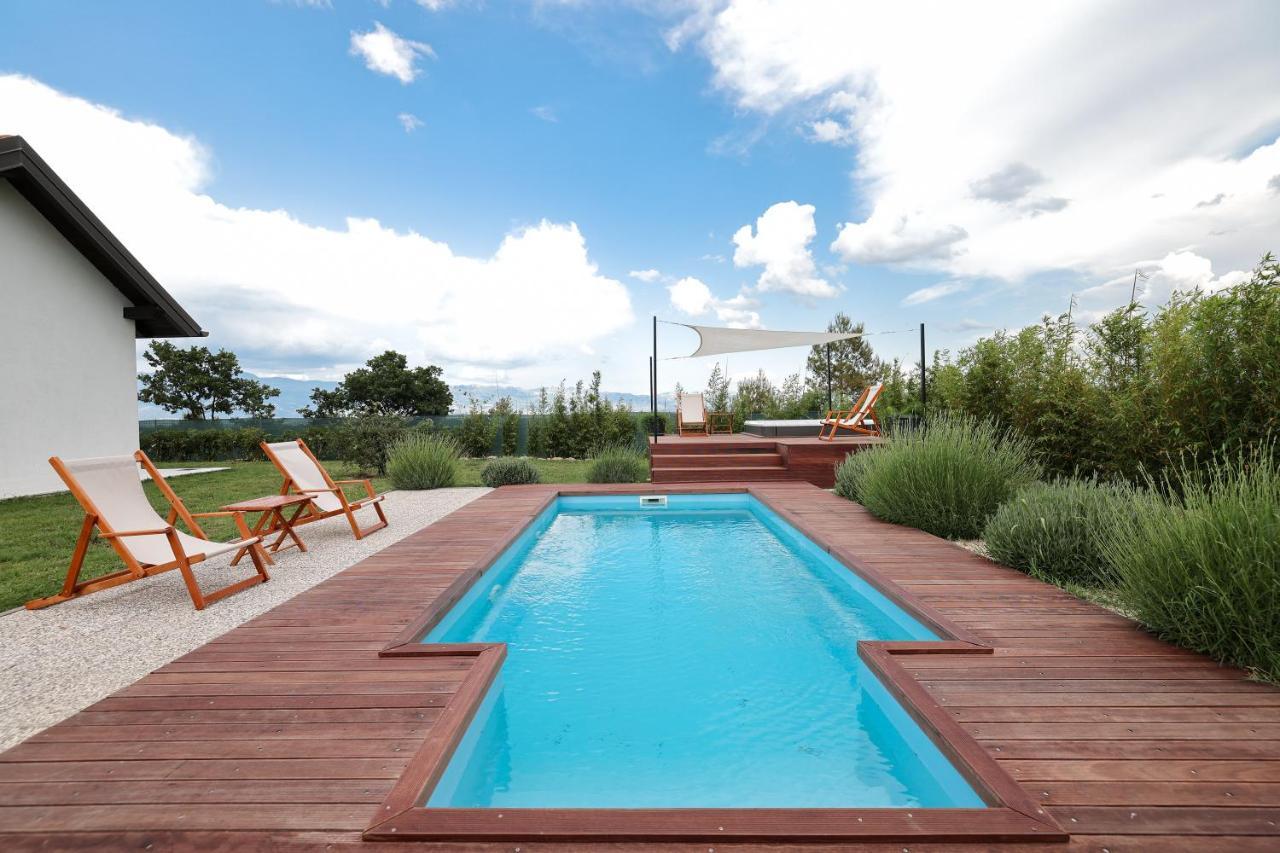 Villa Ena With Pool & Jacuzzi Donji Kasic Buitenkant foto