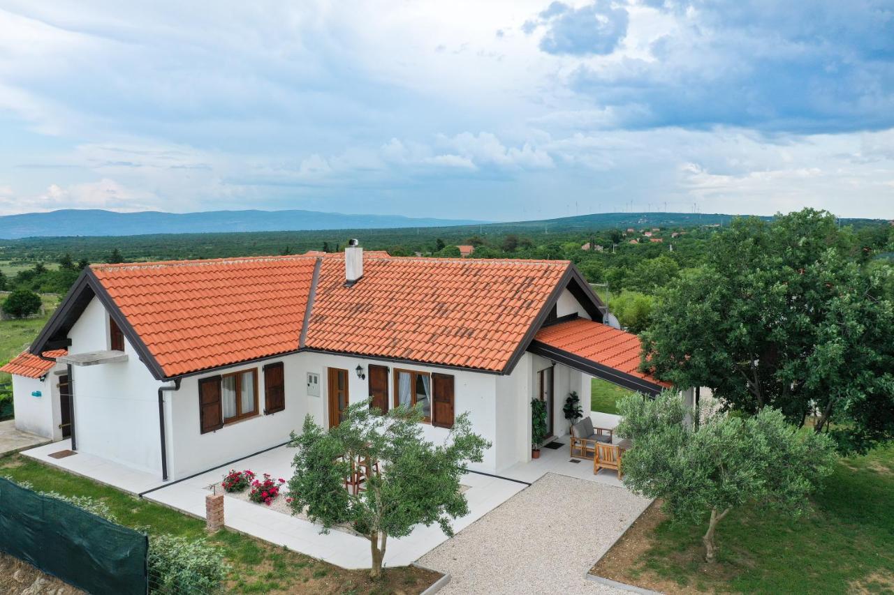 Villa Ena With Pool & Jacuzzi Donji Kasic Buitenkant foto