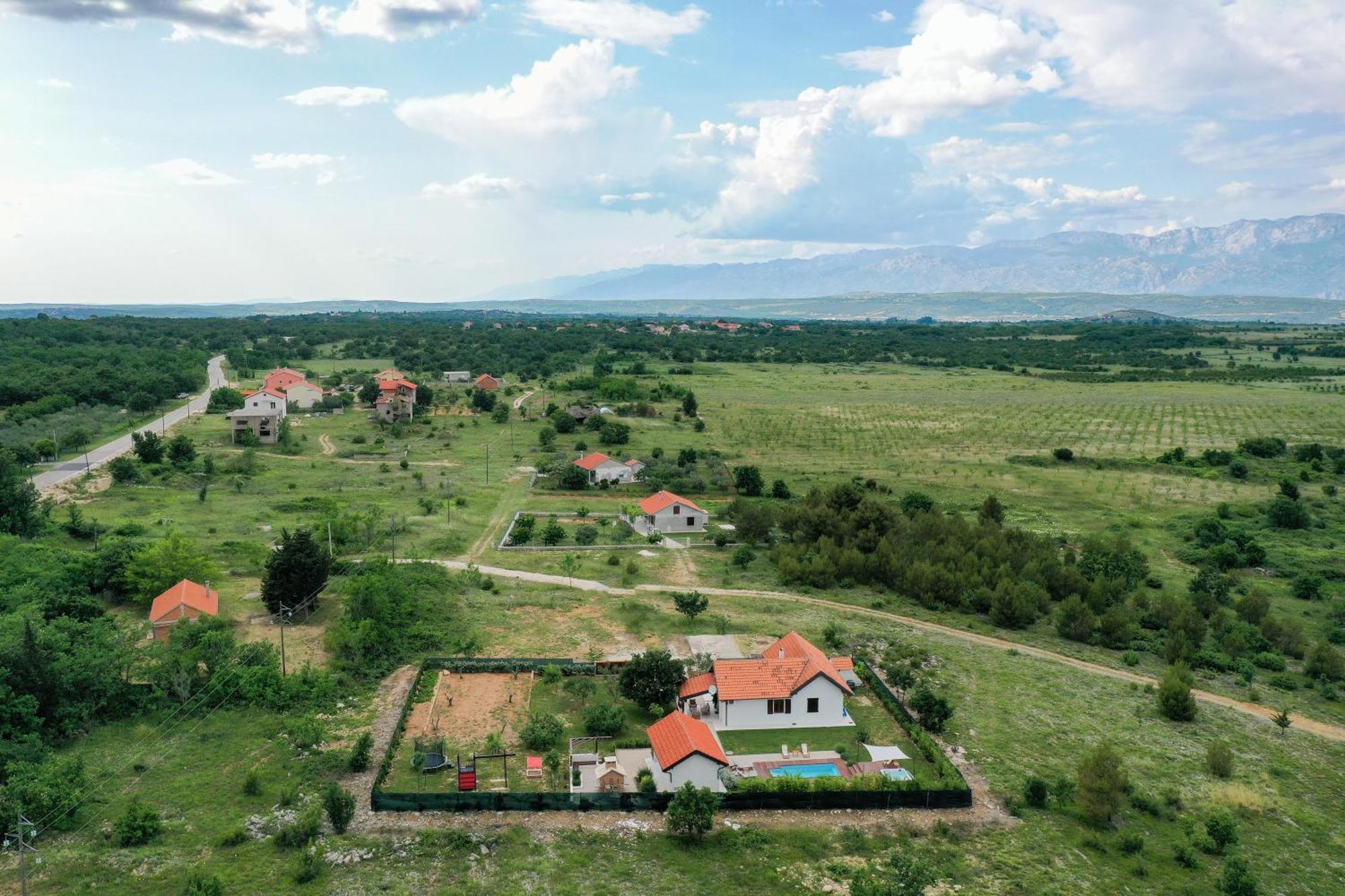 Villa Ena With Pool & Jacuzzi Donji Kasic Buitenkant foto